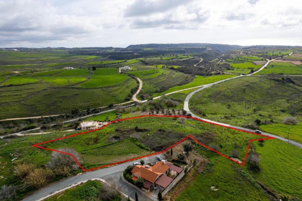 12,339m² Plot for Sale in Pano Arodes, Paphos District