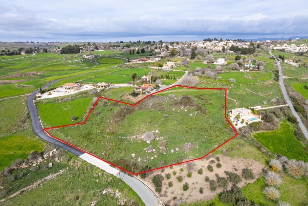 12,339m² Plot for Sale in Pano Arodes, Paphos District
