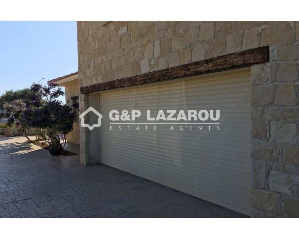 5 Bedroom House for Sale in Pentakomo, Limassol District