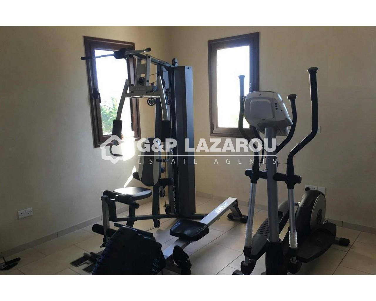 5 Bedroom House for Sale in Pentakomo, Limassol District