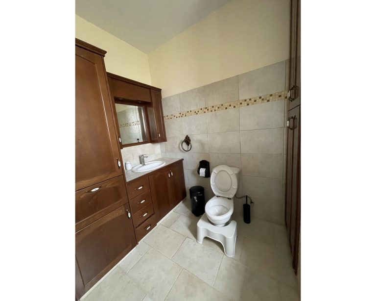 4 Bedroom House for Sale in Episkopi Lemesou, Limassol District