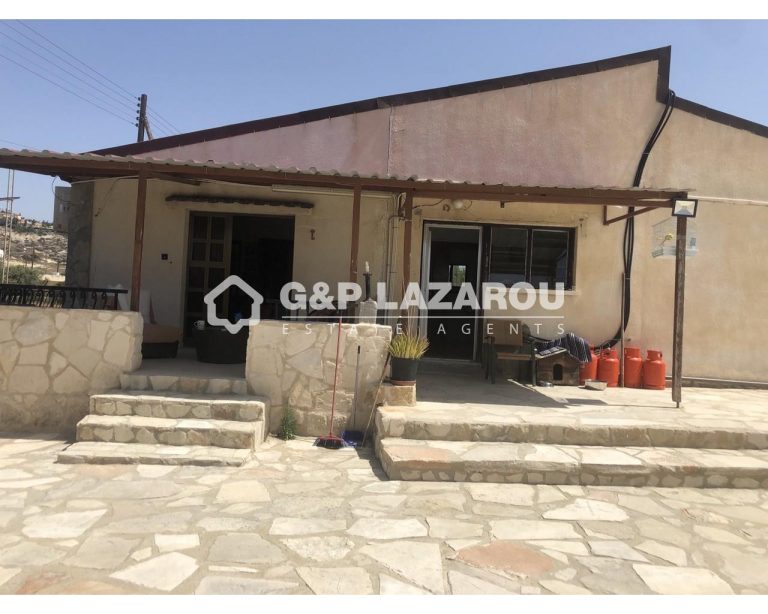 220m² Building for Sale in Agios Tychonas, Limassol District