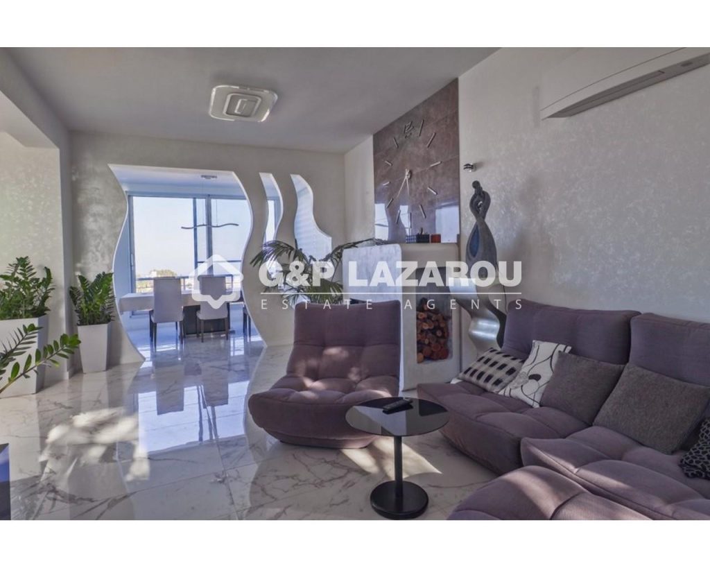 5 Bedroom House for Sale in Agios Tychonas, Limassol District