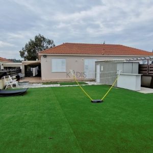 3 Bedroom House for Sale in Mazotos, Larnaca District