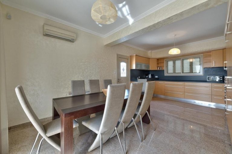 5 Bedroom Villa for Sale in Pyrgos Lemesou, Limassol District