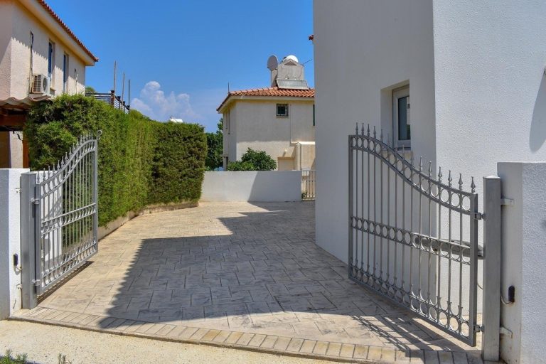 4 Bedroom House for Sale in Kapparis, Famagusta District