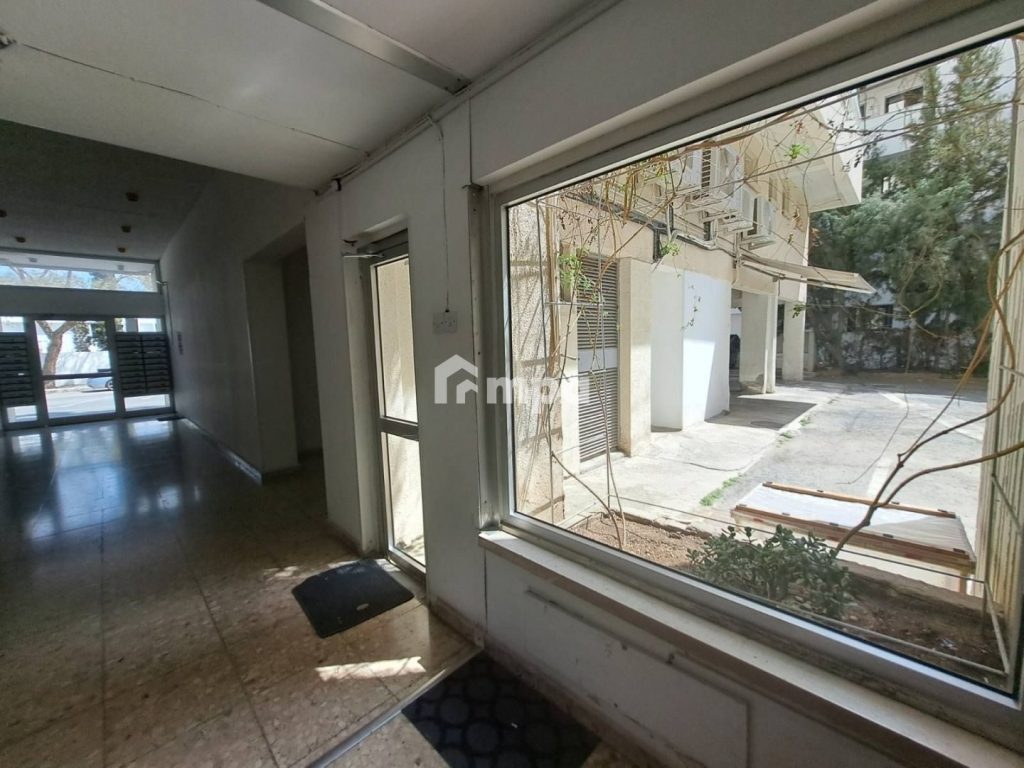 128m² Office for Rent in Strovolos, Nicosia District