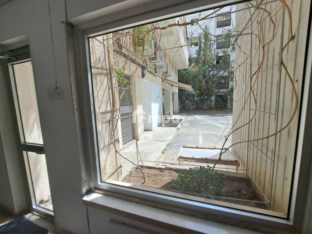 128m² Office for Rent in Strovolos, Nicosia District