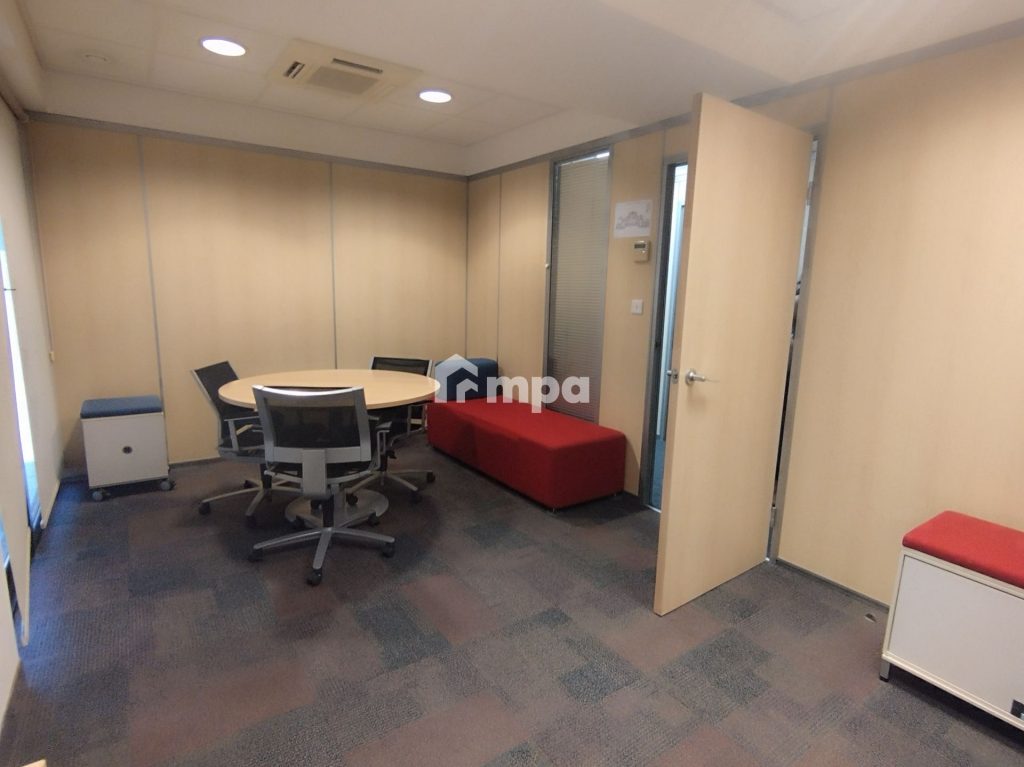 18m² Office for Rent in Engomi, Nicosia District