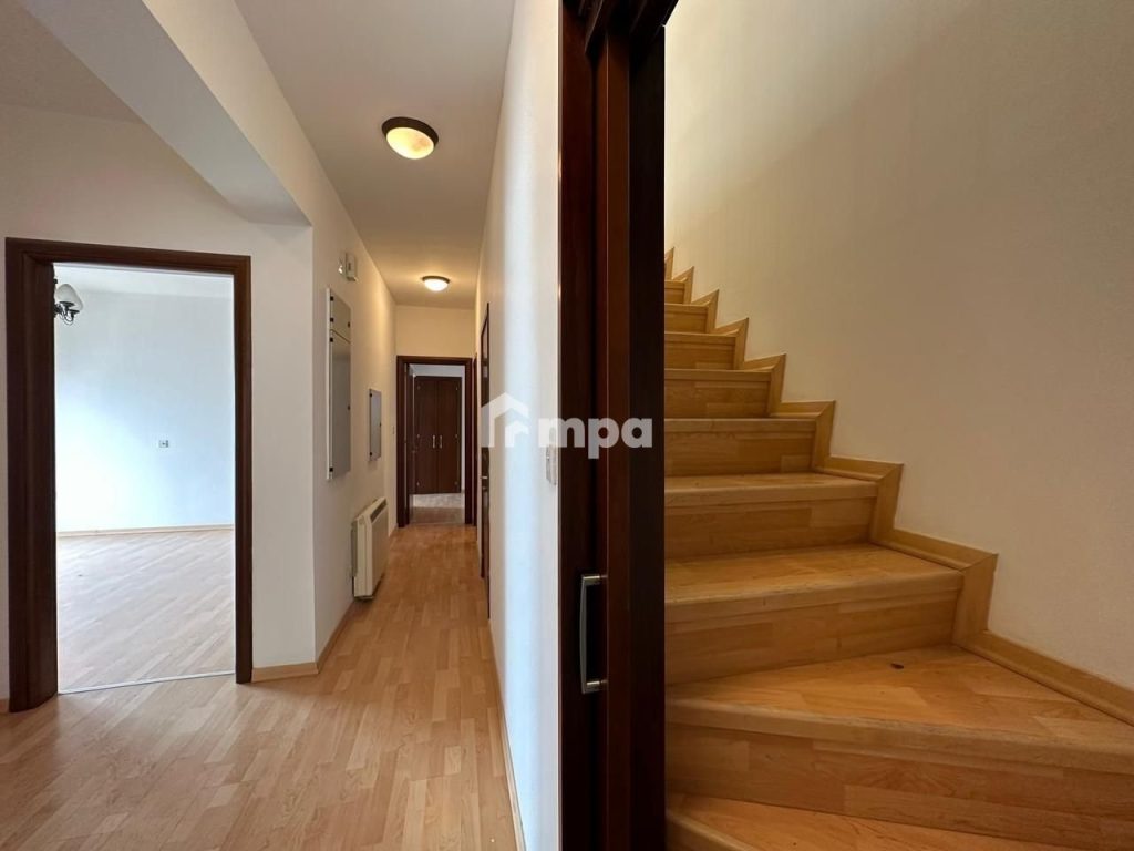 250m² Office for Rent in Agios Dometios, Nicosia District