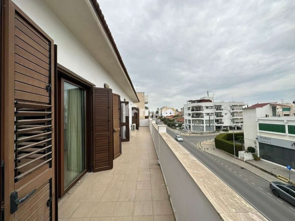 250m² Office for Rent in Agios Dometios, Nicosia District