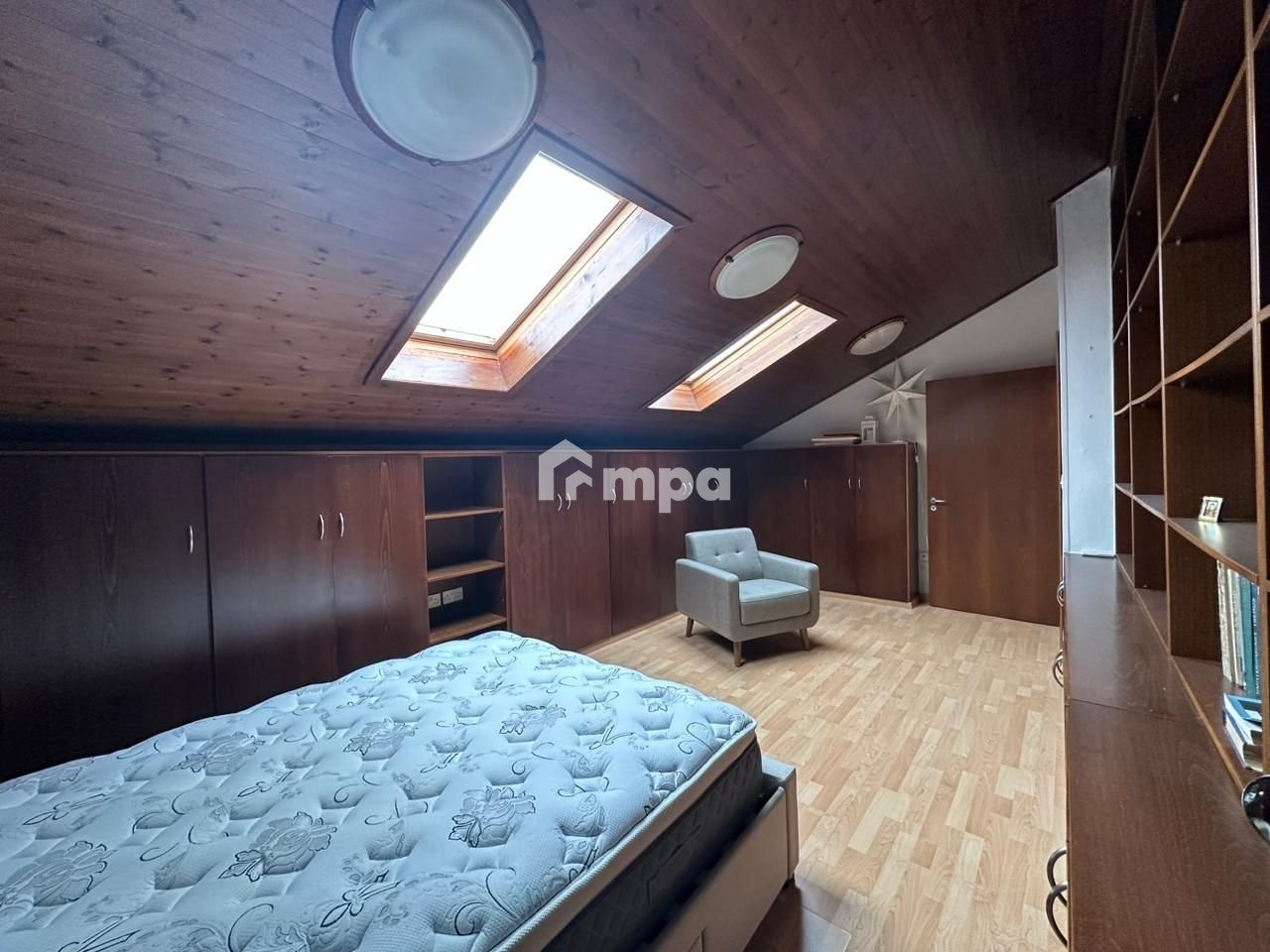 250m² Office for Rent in Agios Dometios, Nicosia District