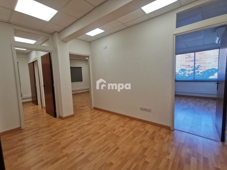 70m² Office for Rent in Agioi Omologites, Nicosia District