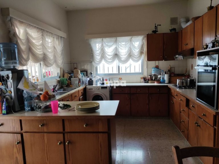 3 Bedroom House for Sale in Strovolos, Nicosia District