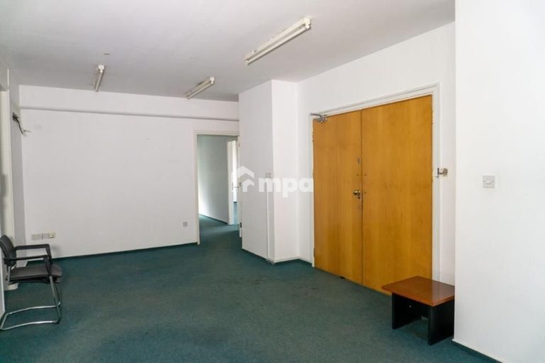 331m² Office for Sale in Agioi Omologites, Nicosia District