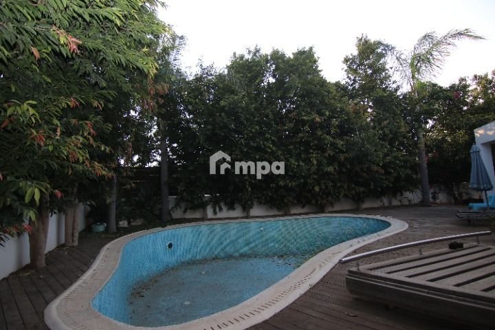 4 Bedroom House for Sale in Kallepeia, Nicosia District