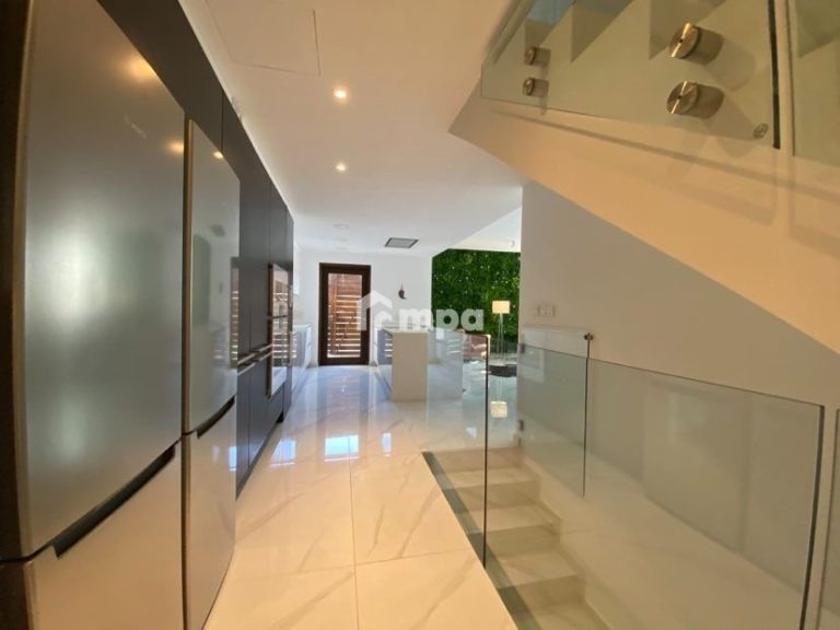Cheap Houses and Villas for Sale Nicosia up to 800000 euro