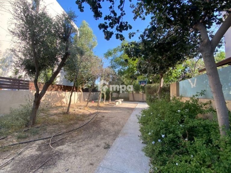 4 Bedroom House for Sale in Strovolos, Nicosia District