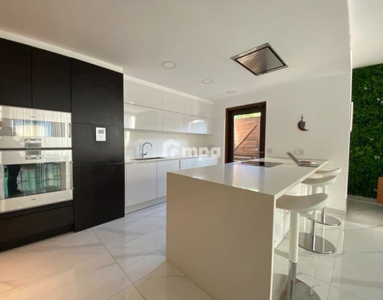 4 Bedroom House for Sale in Strovolos, Nicosia District