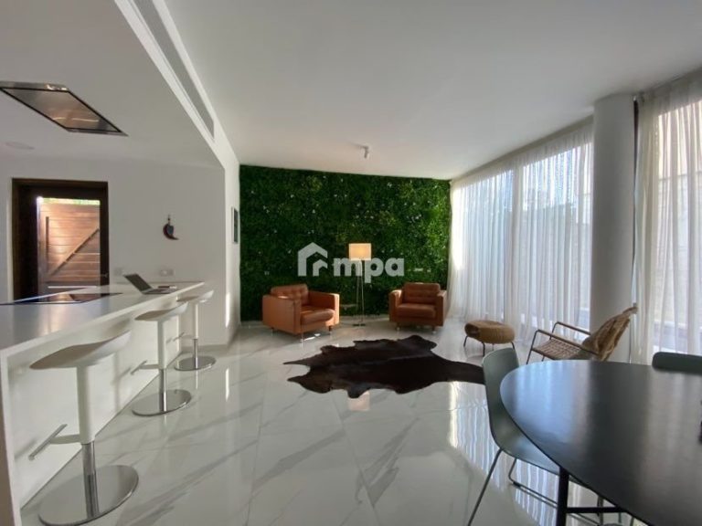4 Bedroom House for Sale in Strovolos, Nicosia District