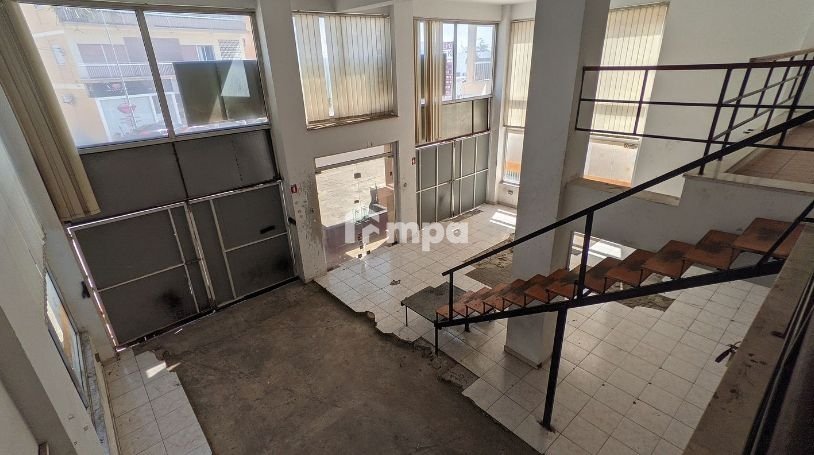 155m² Commercial for Sale in Aglantzia, Nicosia District