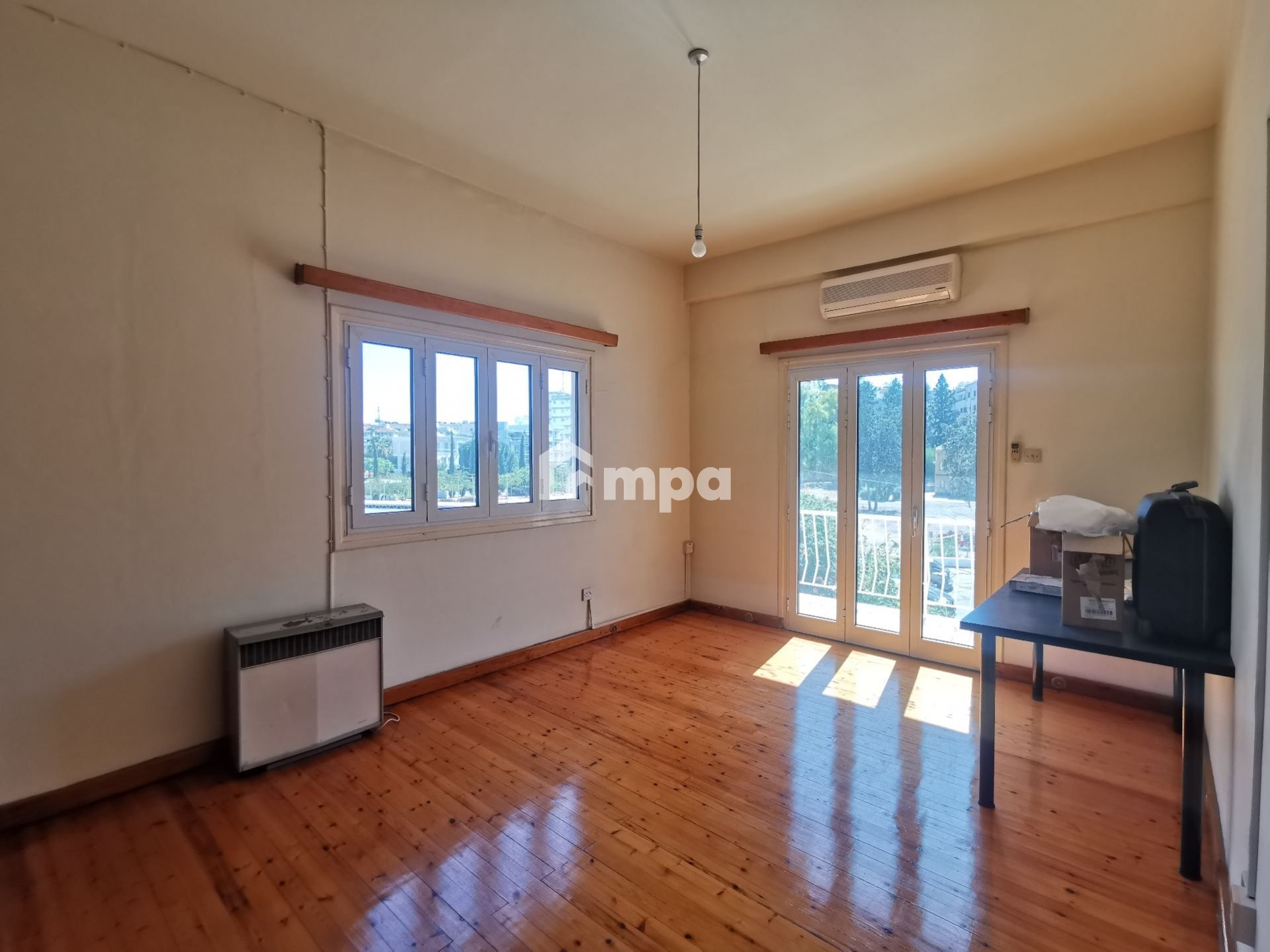 70m² Office for Rent in Agioi Omologites, Nicosia District