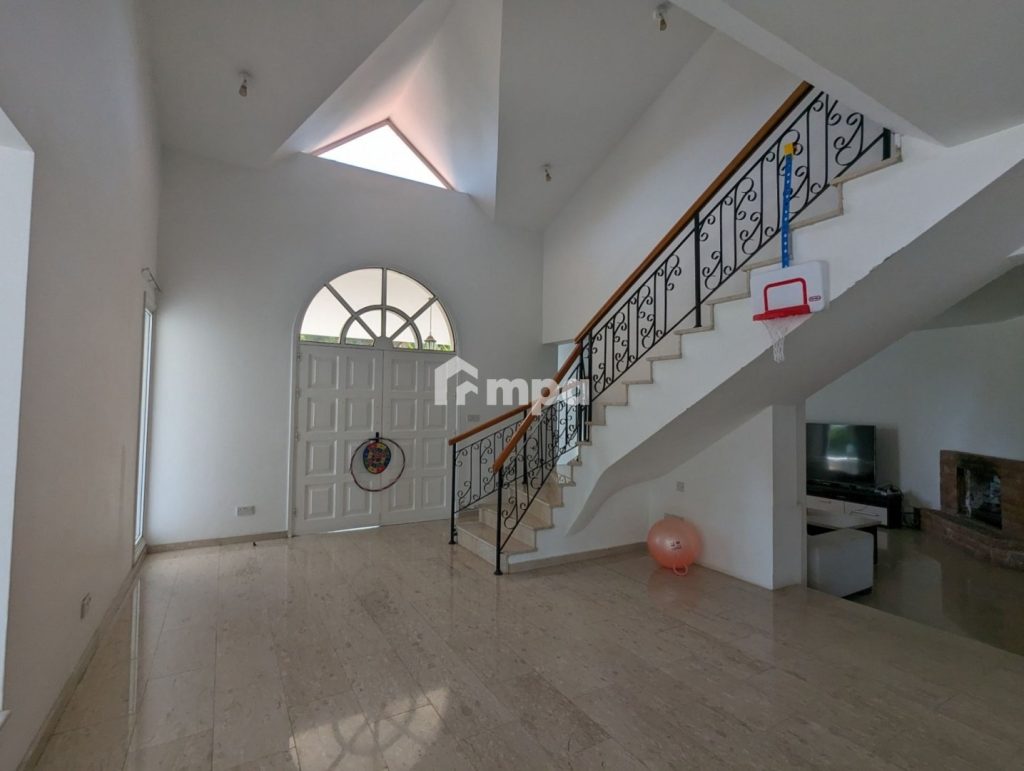 6+ Bedroom House for Sale in Ergates, Nicosia District