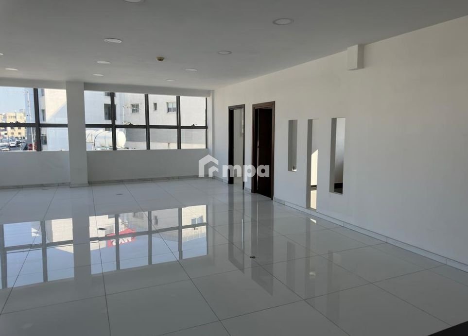 200m² Office for Rent in Strovolos, Nicosia District
