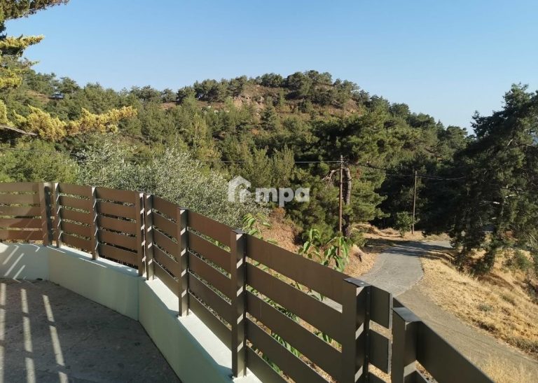 3 Bedroom House for Sale in Vavatsinia, Larnaca District