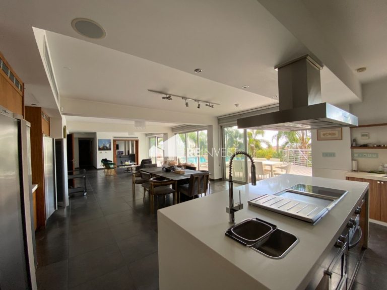 5 Bedroom House for Rent in Agios Tychonas, Limassol District