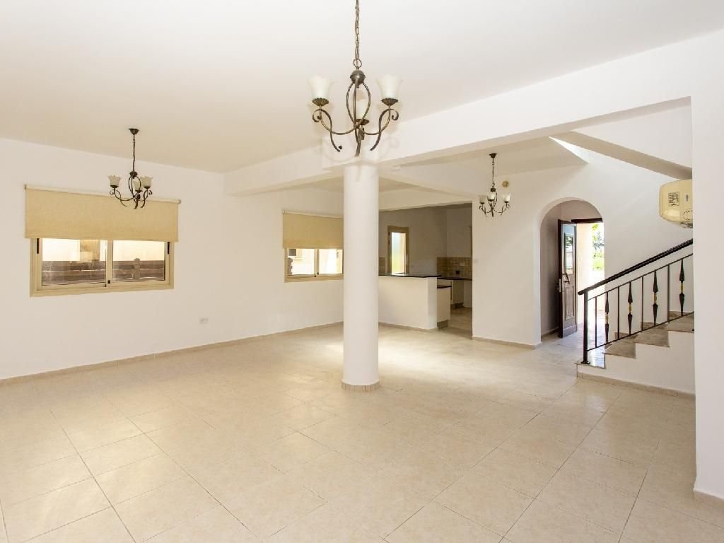4 Bedroom Villa for Sale in Mandria Pafou, Paphos District