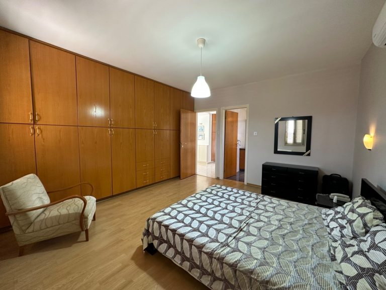 5 Bedroom House for Sale in Ypsonas, Limassol District