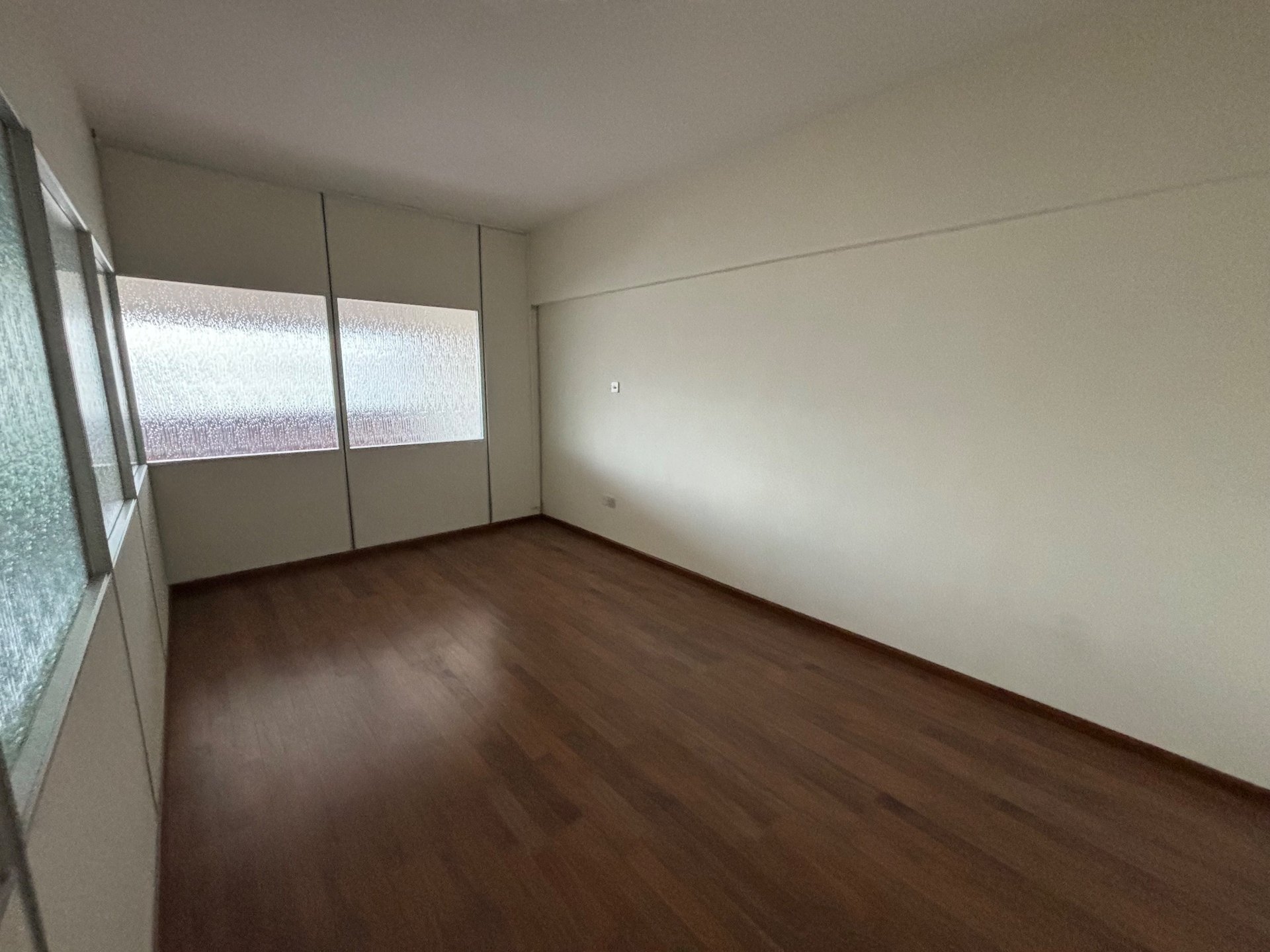 100m² Office for Rent in Limassol – Agia Zoni