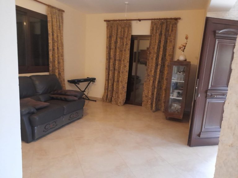 6+ Bedroom Villa for Sale in Limnatis, Limassol District