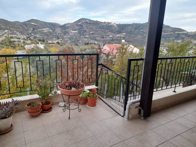 6+ Bedroom Villa for Sale in Limnatis, Limassol District