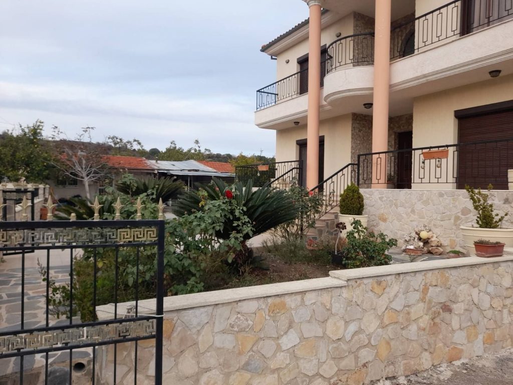 6+ Bedroom Villa for Sale in Limnatis, Limassol District