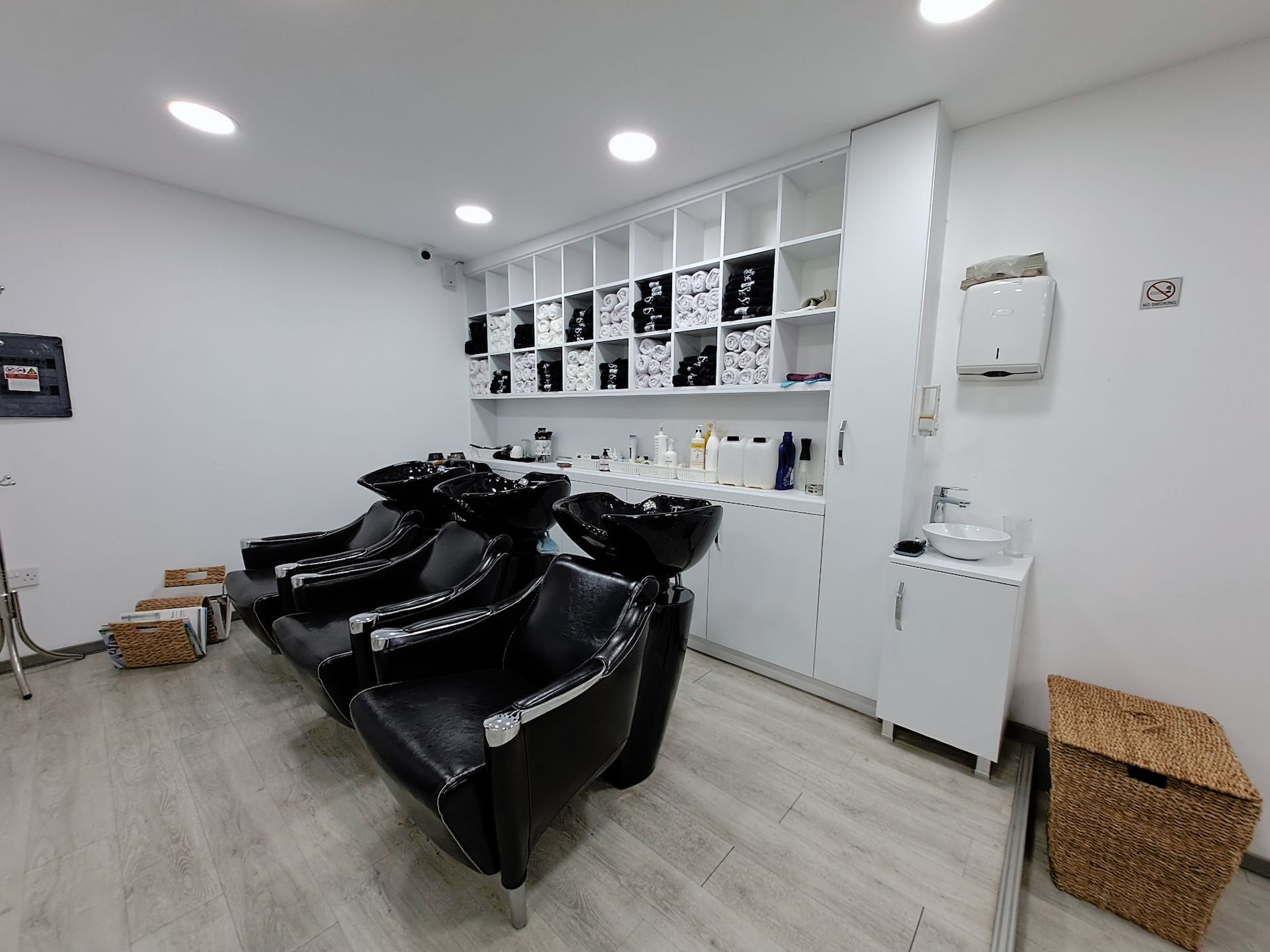 100m² Commercial for Rent in Limassol – Zakaki