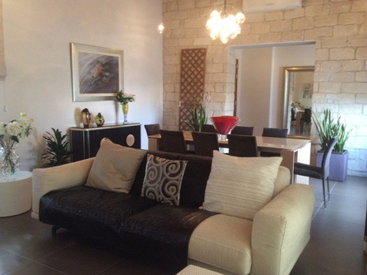 5 Bedroom House for Sale in Kolossi, Limassol District