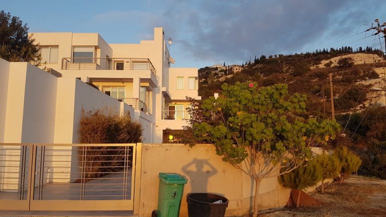 4 Bedroom House for Rent in Tsada, Paphos District