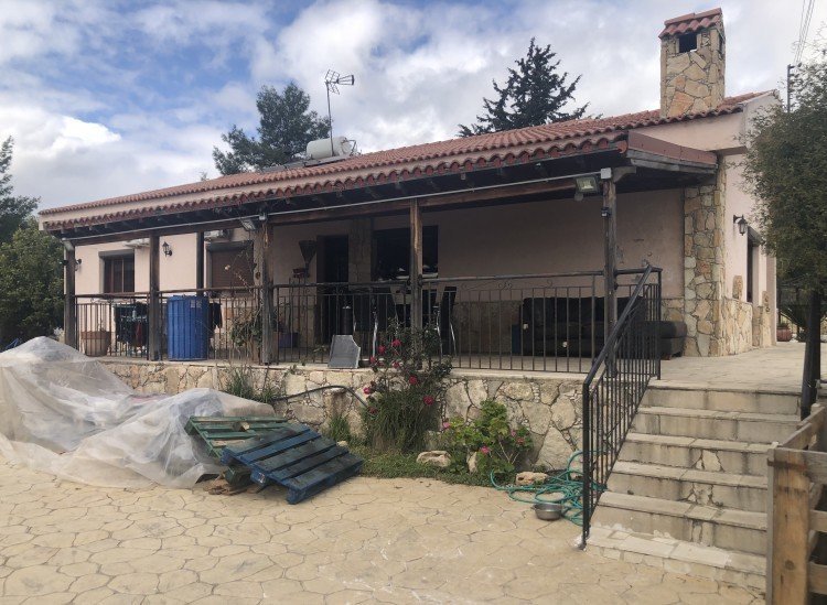 4 Bedroom House for Sale in Pano Kivides, Limassol District