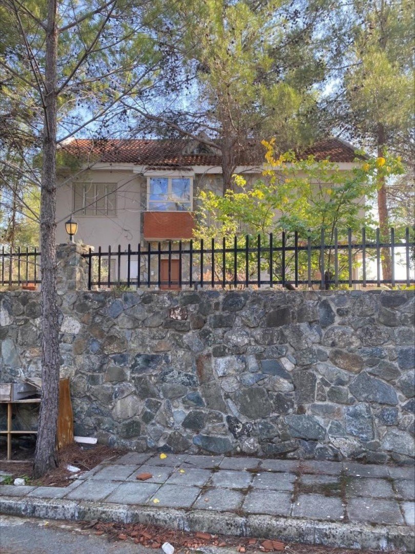 4 Bedroom House for Sale in Trimiklini, Limassol District