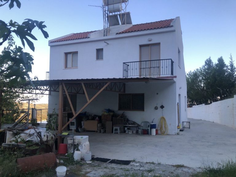 3 Bedroom House for Sale in Vouni, Limassol District