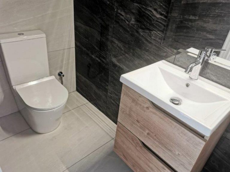 6+ Bedroom House for Sale in Agios Tychonas, Limassol District