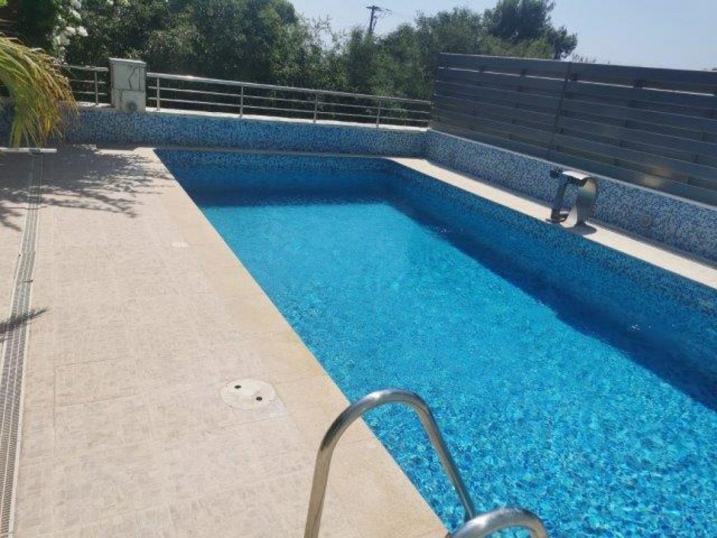 6+ Bedroom House for Sale in Agios Tychonas, Limassol District