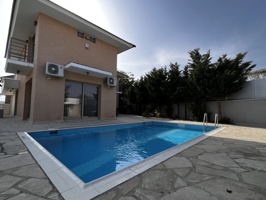 3 Bedroom House for Sale in Pyrgos Lemesou Tourist Area, Limassol District