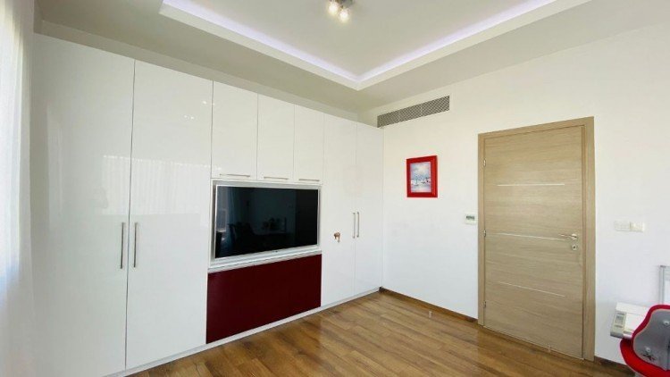 4 Bedroom Apartment for Sale in Agios Tychonas – Tourist Area, Limassol District