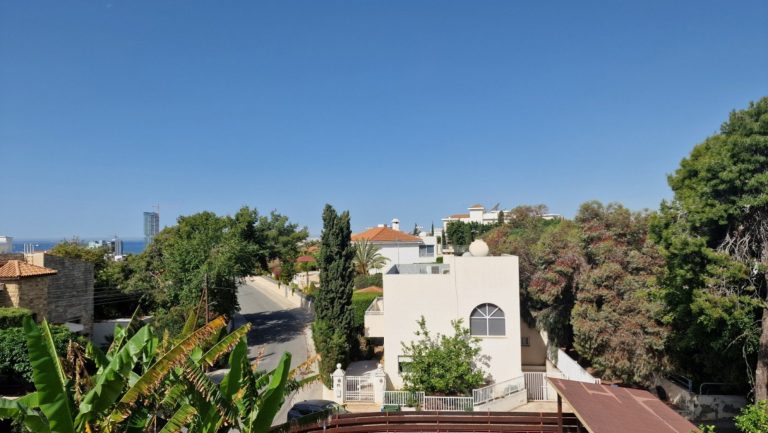 4 Bedroom House for Sale in Agios Tychonas, Limassol District