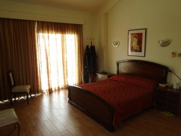 5 Bedroom House for Sale in Paphos – Agios Theodoros