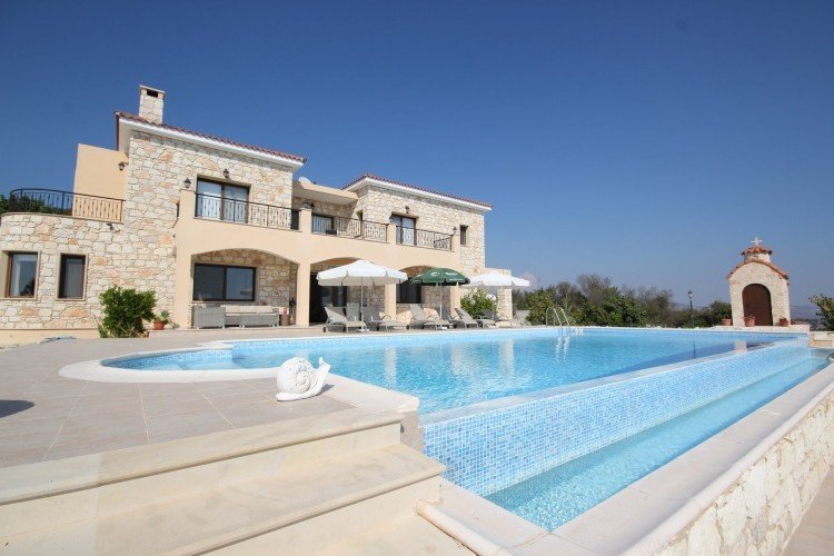 4 Bedroom House for Sale in Paphos