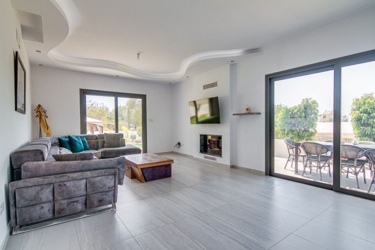 4 Bedroom House for Sale in Konia, Paphos District